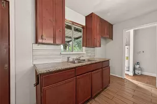 10506 Buffum St, Houston, TX 77051 - Photo 11