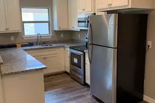 413-415 Hurst St, Angleton, TX 77515 - Photo 17