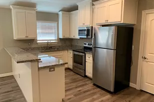 413-415 Hurst St, Angleton, TX 77515 - Photo 3