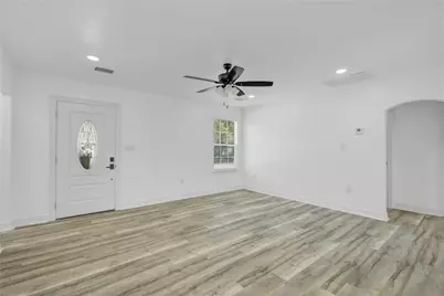 524 Magnolia Street, Lake Jackson, TX 77566 - Photo 9