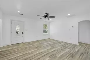 524 Magnolia St, Lake Jackson, TX 77566 - Photo 9