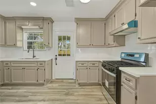 524 Magnolia St, Lake Jackson, TX 77566 - Photo 11