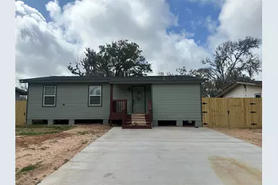 524 Magnolia Street, Lake Jackson, TX 77566 - Photo 1