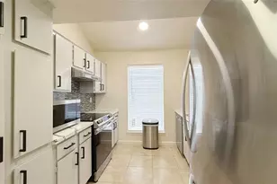 9809 Richmond Ave, Houston, TX 77042 - Photo 7