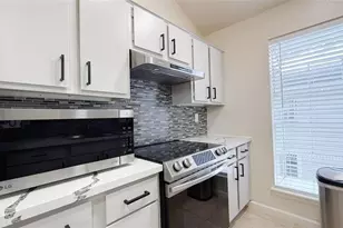 9809 Richmond Ave, Houston, TX 77042 - Photo 9