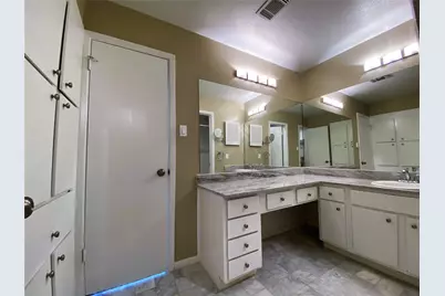 751 Bering Drive #B, Houston, TX 77057 - Photo 7