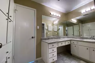 751 Bering Dr, Houston, TX 77057 - Photo 7