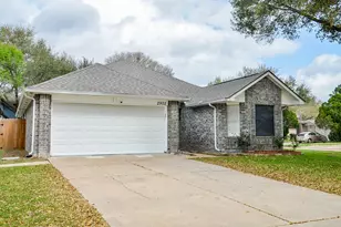 2902 Silent Dr, Sugar Land, TX 77498 - Photo 3