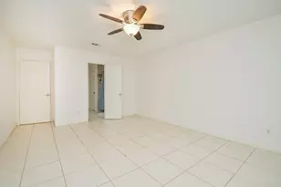 2902 Silent Dr, Sugar Land, TX 77498 - Photo 13