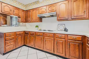 15014 Hollydale Dr, Houston, TX 77062 - Photo 9