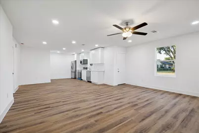 434 Barkley Street, Houston, TX 77022 - Photo 3