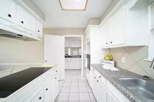 3123 Sam Houston Dr, Sugar Land, TX 77479 - Photo 9