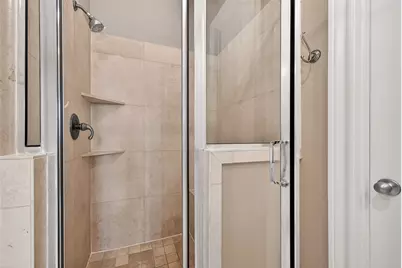 8810 Lakeshore Bend Drive, Houston, TX 77080 - Photo 39