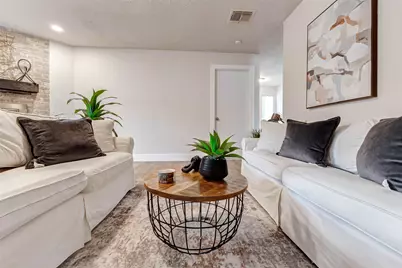 15706 Dunmoor Drive, Houston, TX 77059 - Photo 5