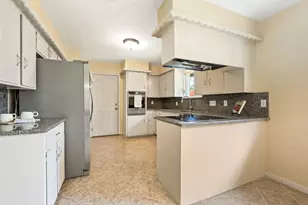 9766 Cedardale Dr, Houston, TX 77055 - Photo 13