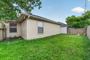 5443 Evergreen Canyon Rd, Houston, TX 77066 - Photo 9