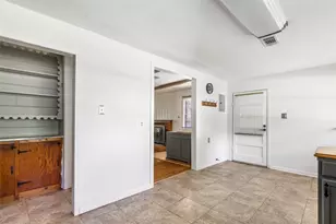 409 E Linney St, Dayton, TX 77535 - Photo 17