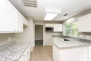 1523 Clear Valley Dr, Houston, TX 77014 - Photo 9