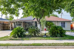 266 W Riverwood Dr, Houston, TX 77076 - Photo 1