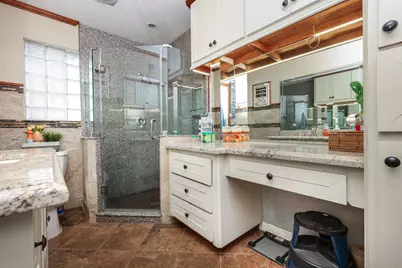 266 W Riverwood Drive, Houston, TX 77076 - Photo 9