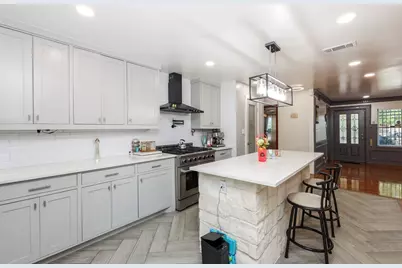 266 W Riverwood Drive, Houston, TX 77076 - Photo 9