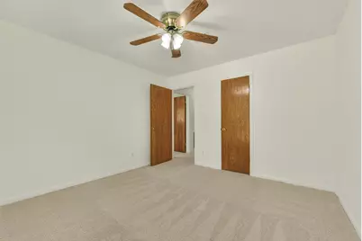 16422 Glenshannon Drive, Houston, TX 77059 - Photo 33