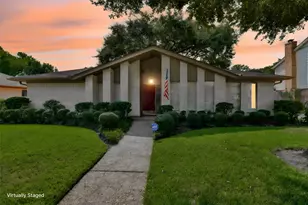 16422 Glenshannon Dr, Houston, TX 77059 - Photo 37