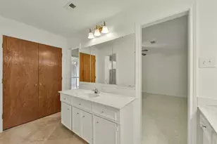 16422 Glenshannon Dr, Houston, TX 77059 - Photo 25