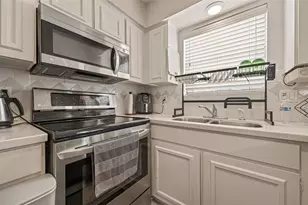 14769 Perthshire Rd, Houston, TX 77079 - Photo 13