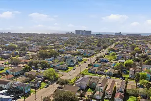 1912 55th St, Galveston, TX 77551 - Photo 25