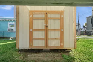 1912 55th St, Galveston, TX 77551 - Photo 23