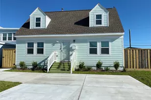 4127 Ave T 1/2, Galveston, TX 77550 - Photo 1