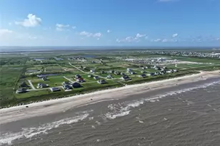 813 Pinata Dr, Crystal Beach, TX 77650 - Photo 45