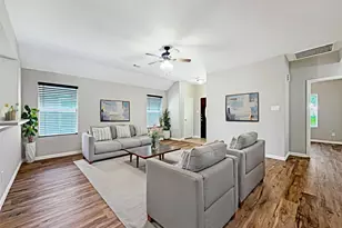 9418 Belleclaire Ln, Houston, TX 77044 - Photo 3