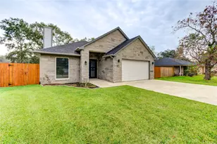 1513 Sherl St, League City, TX 77573 - Photo 3