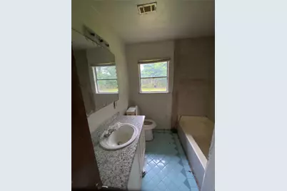 5719 Beldart Street, Houston, TX 77033 - Photo 9