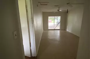 5719 Beldart St, Houston, TX 77033 - Photo 5