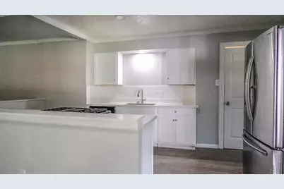2004 W Gulf Street W, Baytown, TX 77520 - Photo 3