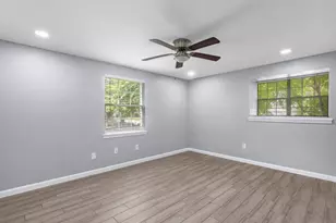 5747 Fontenelle Dr, Houston, TX 77035 - Photo 7