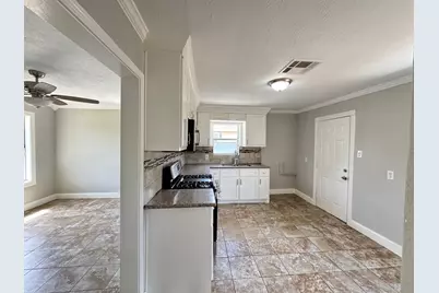 1013 E 40th Street, Houston, TX 77022 - Photo 7