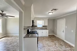 1013 E 40th St, Houston, TX 77022 - Photo 7