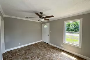 1013 E 40th St, Houston, TX 77022 - Photo 5