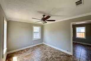 1013 E 40th St, Houston, TX 77022 - Photo 3