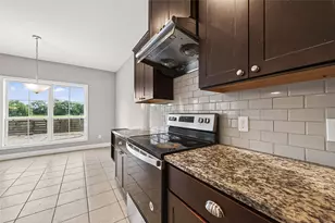 22519 Chenango Lake Dr, Angleton, TX 77515 - Photo 19
