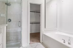 1739 French Village Dr, Houston, TX 77055 - Photo 15