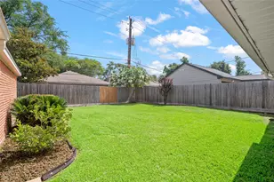 1815 Droxford Dr, Houston, TX 77008 - Photo 11