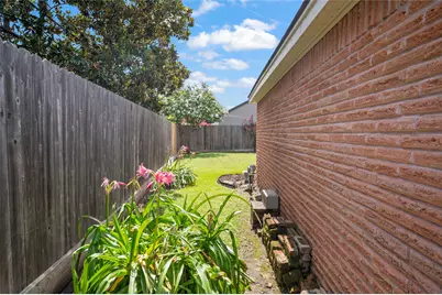 1815 Droxford Drive, Houston, TX 77008 - Photo 13