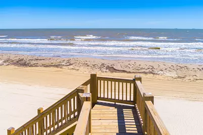 3244 Gulf Castle Drive, Crystal Beach, TX 77650 - Photo 15