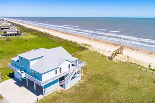 3244 Gulf Castle Dr, Crystal Beach, TX 77650 - Photo 5