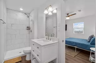 913 Bluewater Hwy, Surfside Beach, TX 77541 - Photo 29